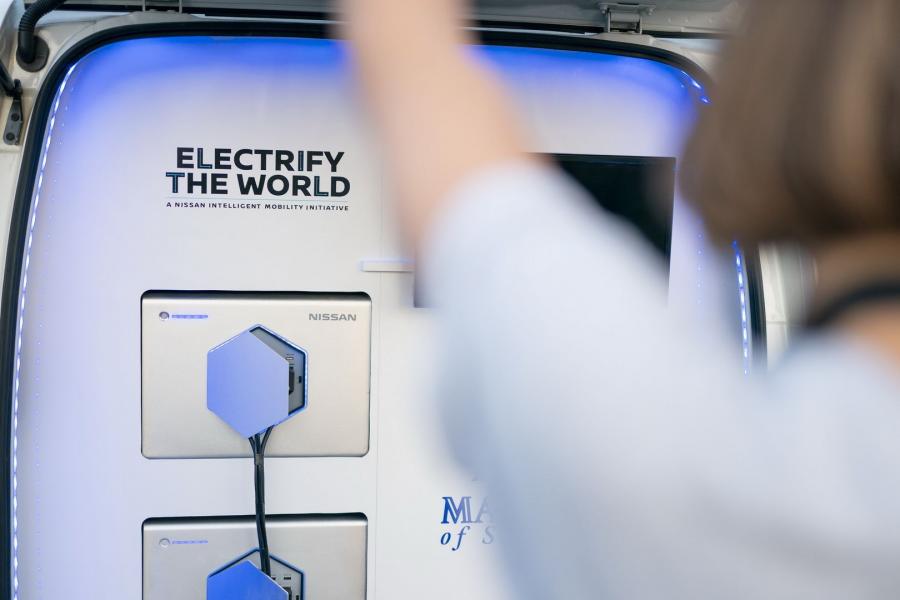 Детали интерьера Nissan e-NV200 Ice Cream Concept 2019 года  (фото 5 из 25)